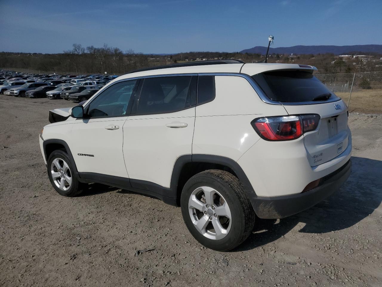 2019 Jeep Compass VIN 3C4NJDBB6KT839715 Copart auction photo, front end damage thumbnail 2