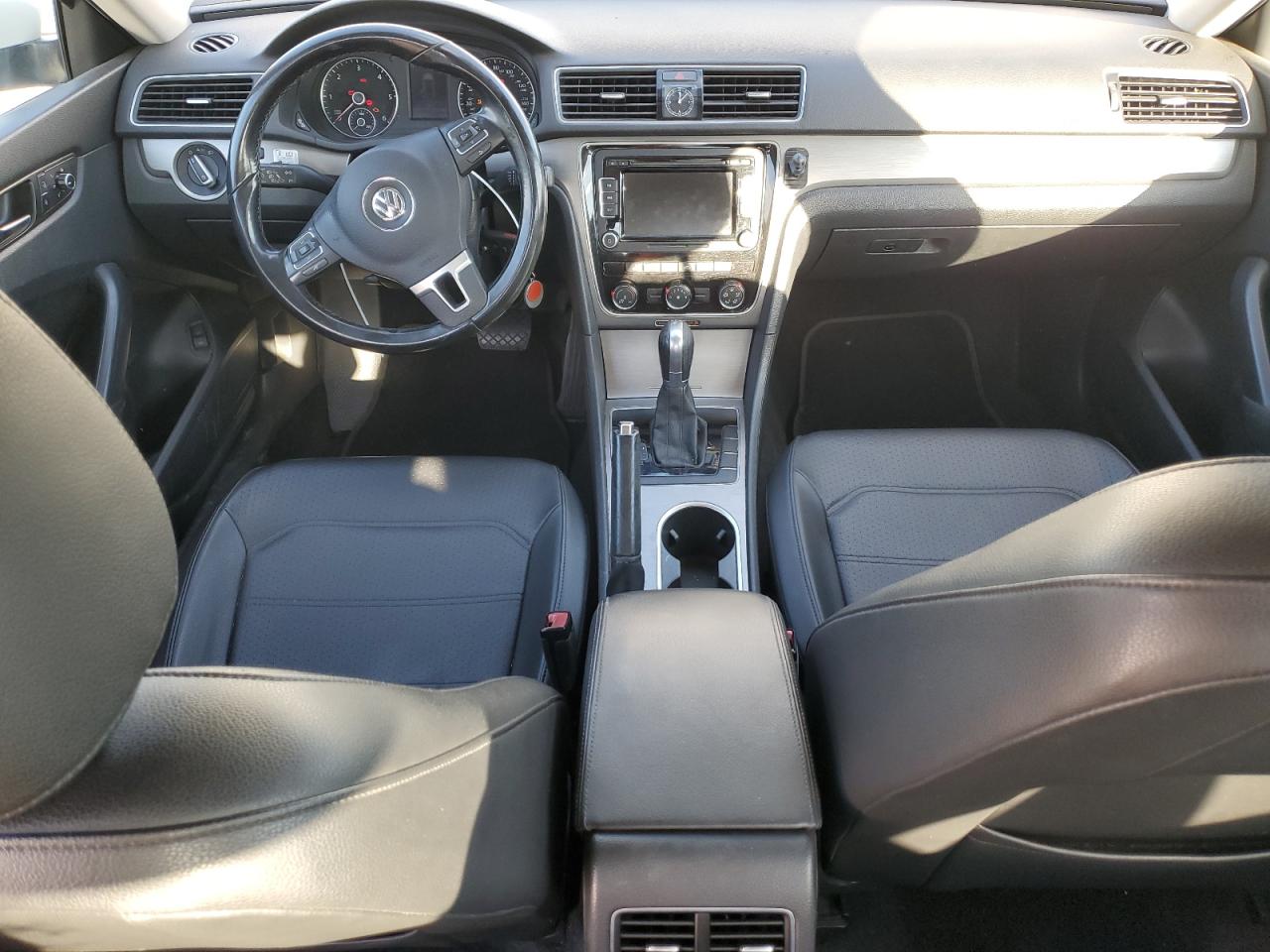 2015 Volkswagen Passat VIN 1VWBV7A38FC035594 Copart auction photo, rear end damage thumbnail 8