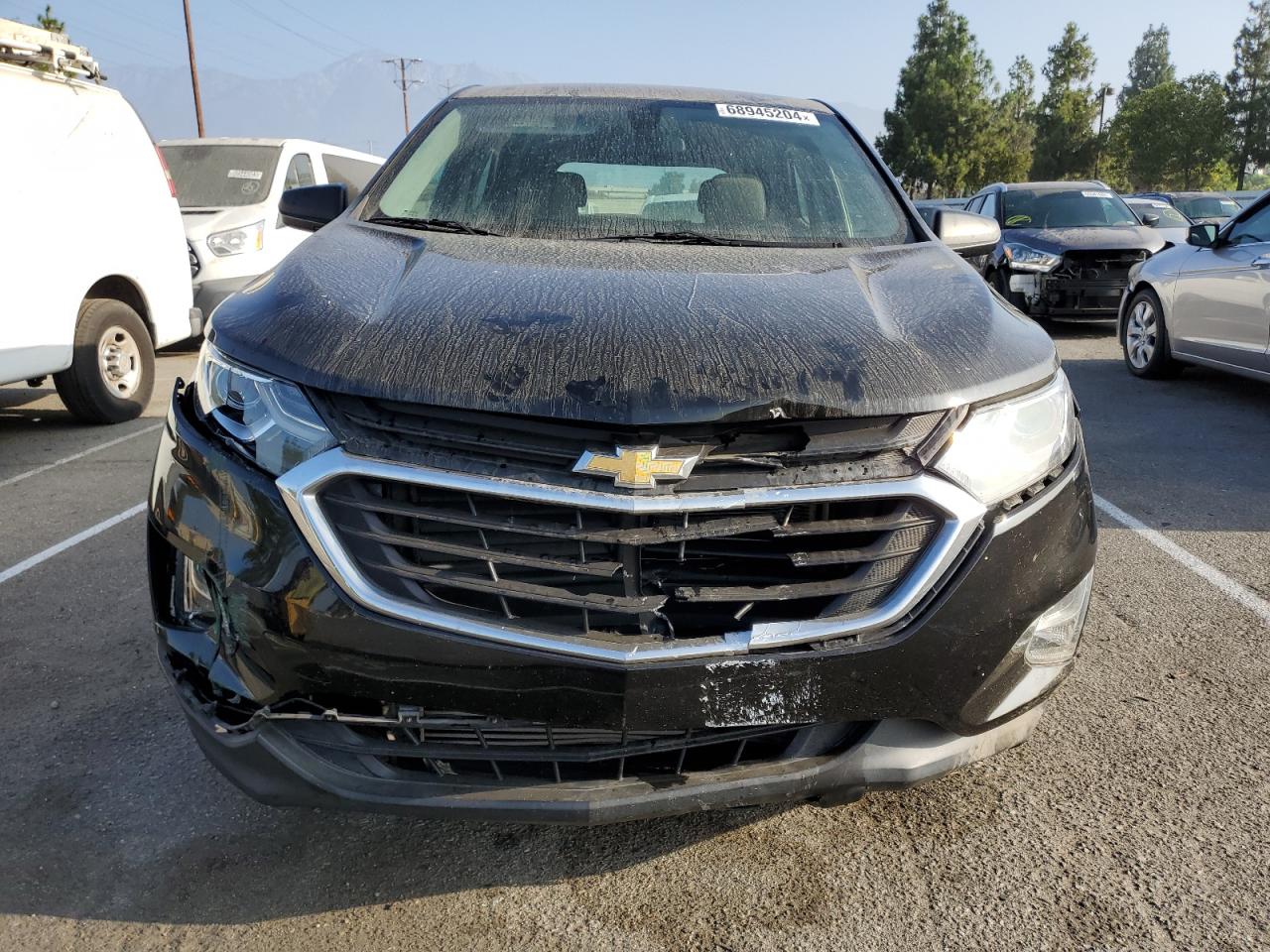 2018 Chevrolet Equinox VIN 2GNAXHEV0J6257890 Copart auction photo, front end damage thumbnail 5
