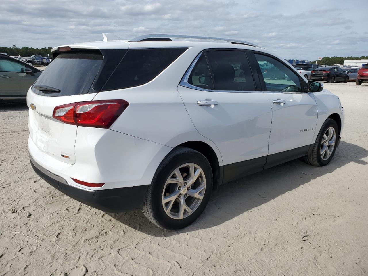 2019 Chevrolet Equinox VIN 3GNAXNEV8KS565374 Copart auction photo, front end / rear end damage thumbnail 3