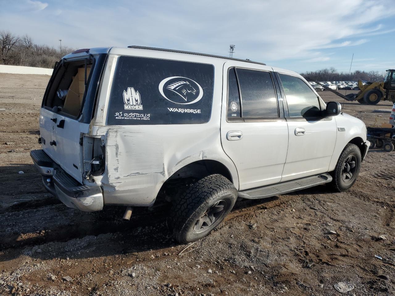 1998 Ford Expedition VIN 1FMRU17LXWLB16987 Copart auction photo, rear end / minor dent/scratches damage thumbnail 3