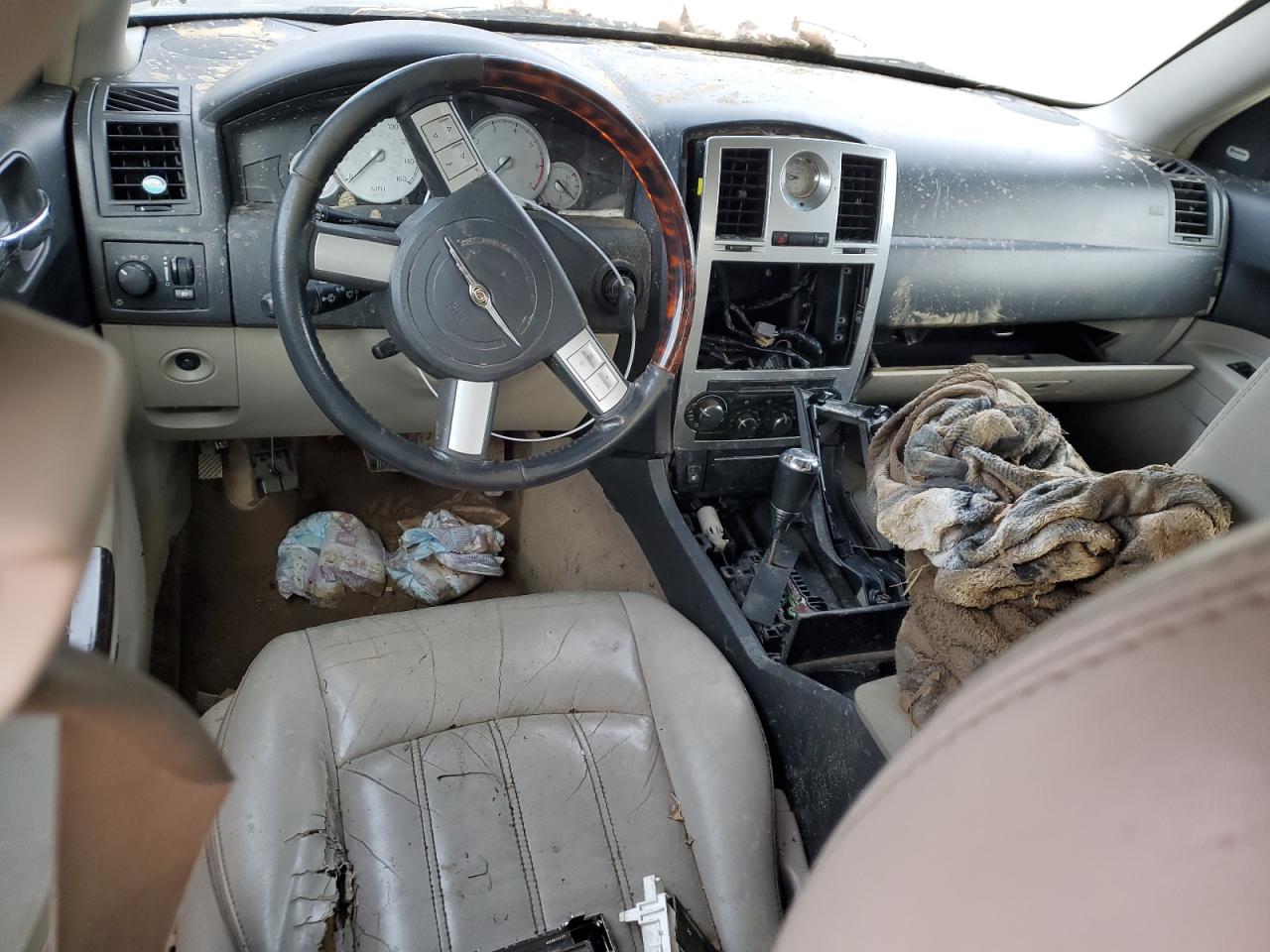 2006 Chrysler 300 VIN 2C3LK63H06H339975 Copart auction photo, water/flood / front end damage thumbnail 8