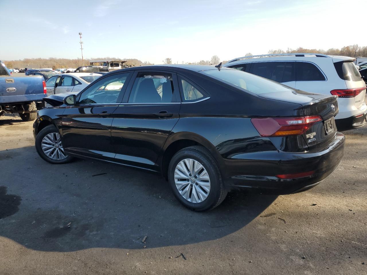 2019 Volkswagen Jetta VIN 3VWCB7BU4KM225115 Copart auction photo, front end damage thumbnail 2