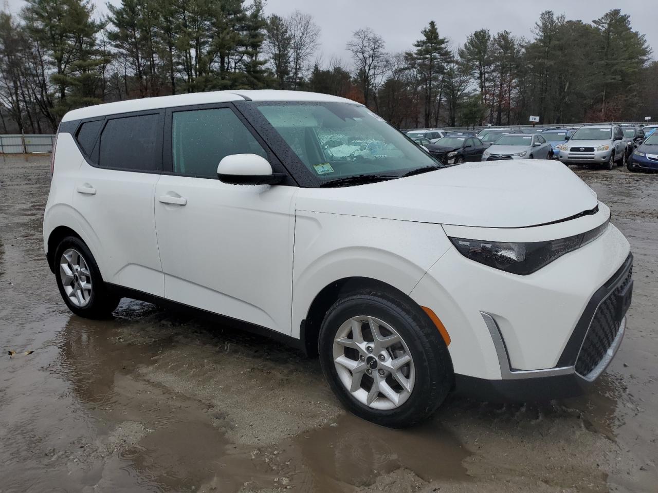 2024 KIA Soul VIN KNDJ23AU6R7230924 Copart auction photo, front end damage thumbnail 4