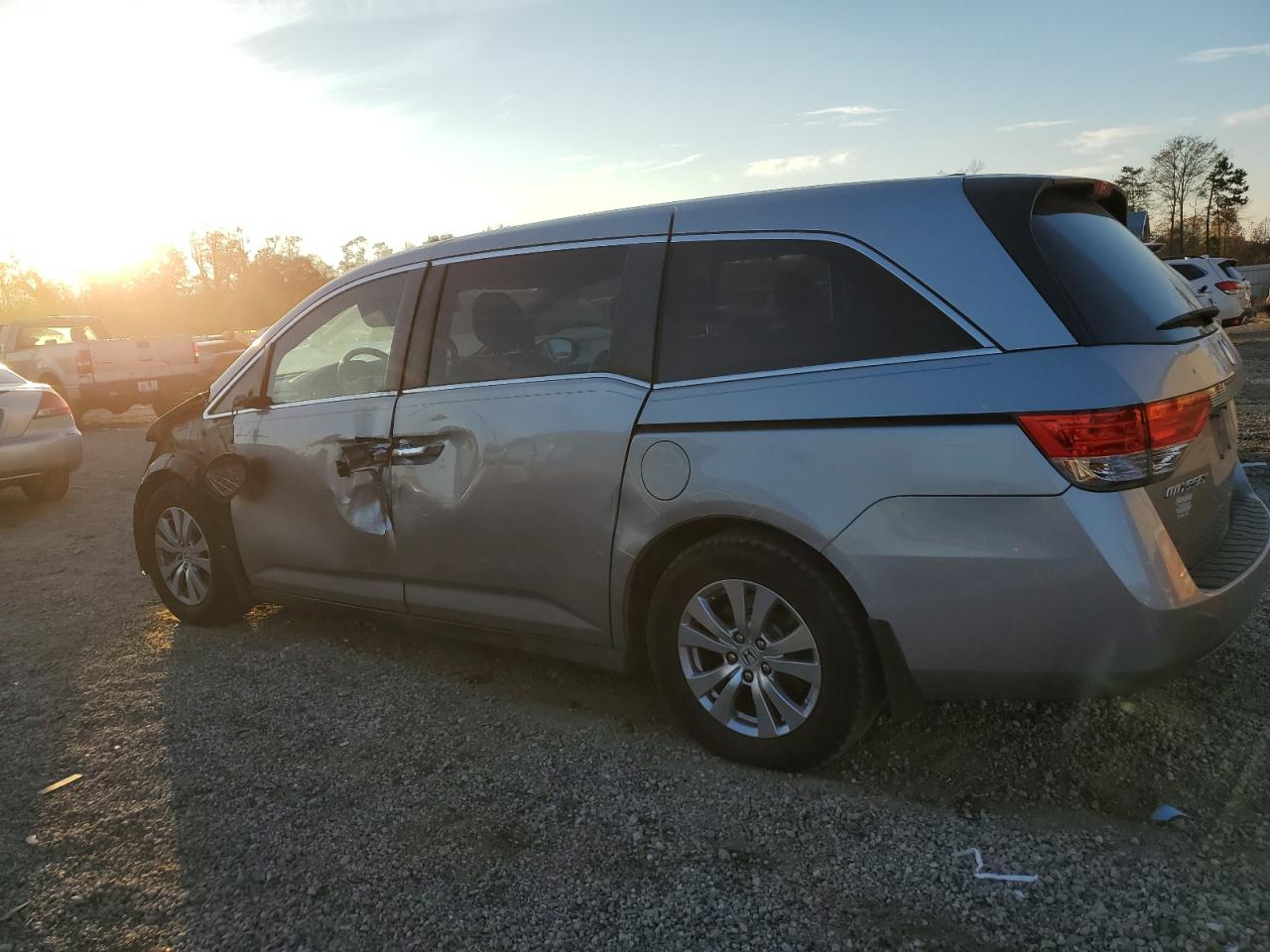 2016 Honda Odyssey VIN 5FNRL5H34GB145323 Copart auction photo, front end / side damage thumbnail 2