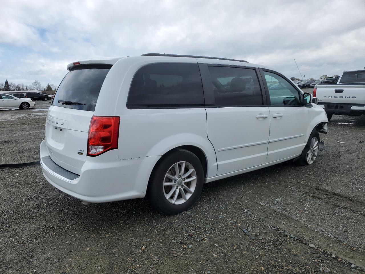 2016 Dodge Caravan VIN 2C4RDGCG1GR201483 Copart auction photo, front end / side damage thumbnail 3