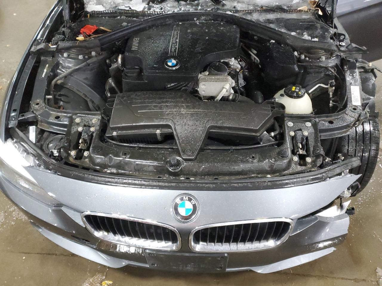 2015 BMW 3er VIN WBA3C3C59FK203363 Copart auction photo, front end damage thumbnail 12