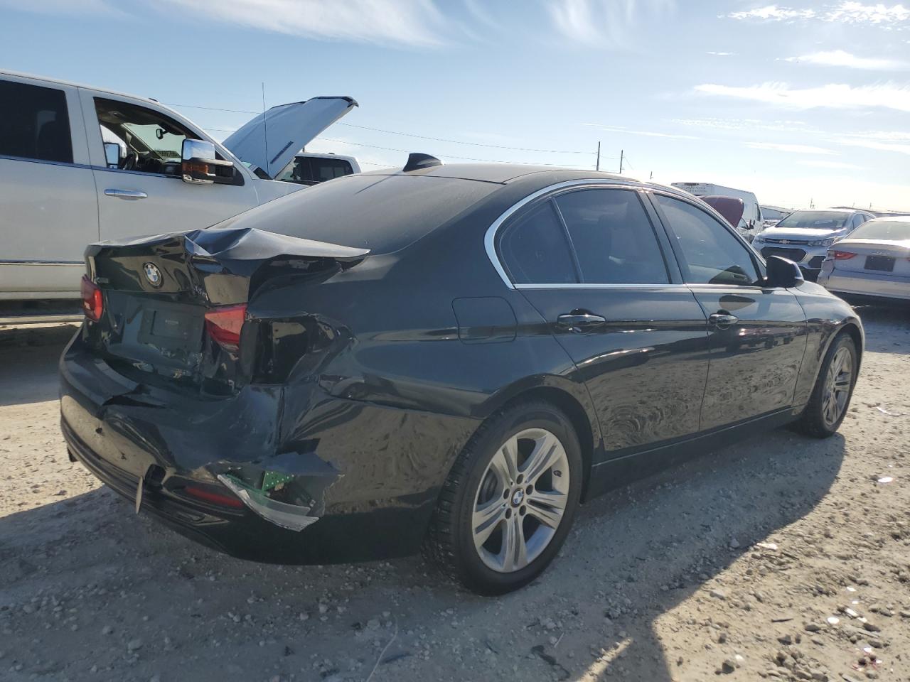 2018 BMW 3er VIN WBA8D9C55JEM32894 Copart auction photo, rear end / minor dent/scratches damage thumbnail 3