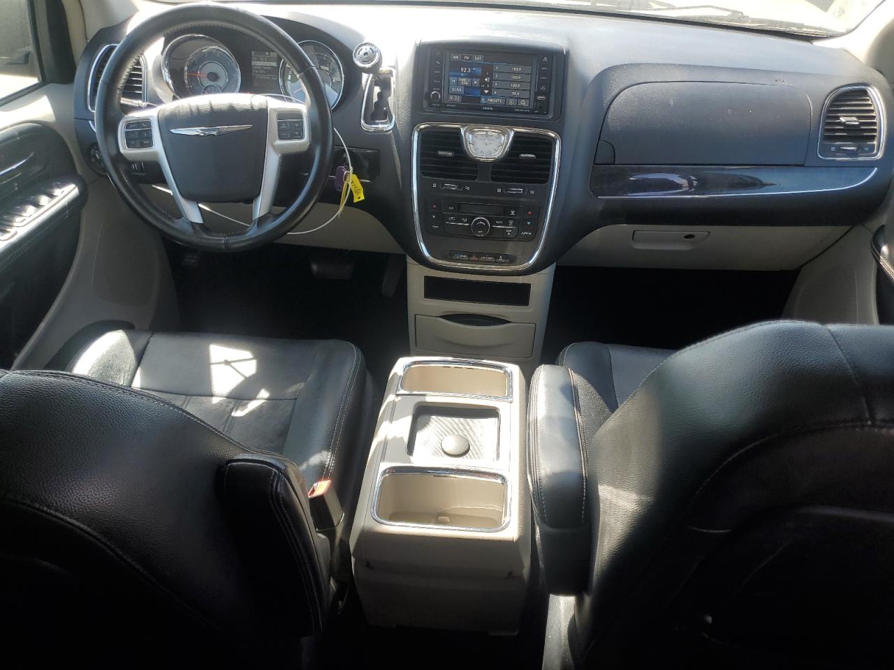 2016 Chrysler Town & Country VIN 2C4RC1BG9GR292424 Copart auction photo, normal wear damage thumbnail 8