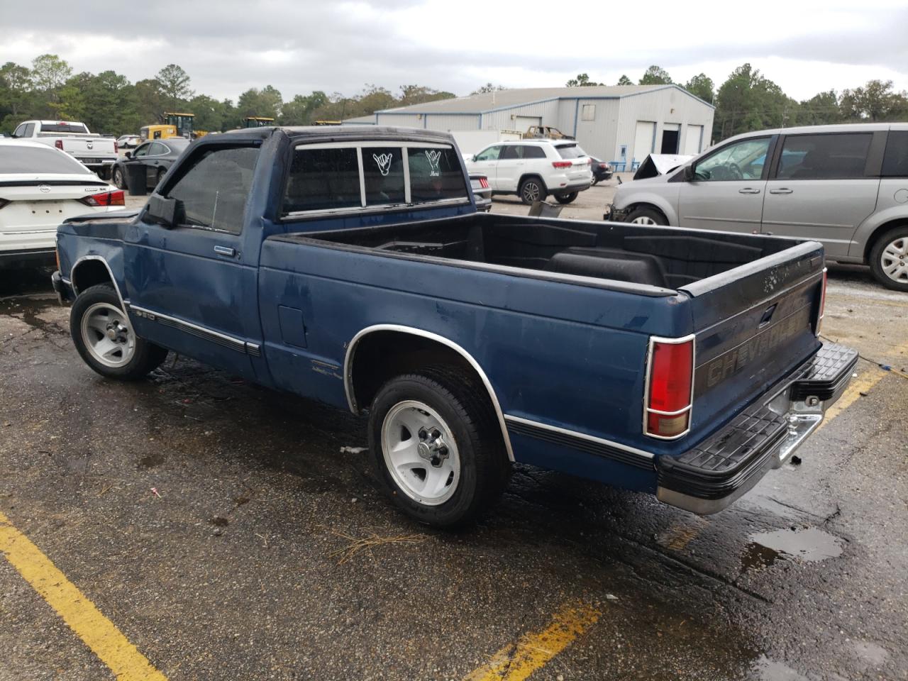 1991 Chevrolet S-10 Pickup VIN 1GCCS14Z2M8281165 Copart auction photo, rollover damage thumbnail 2
