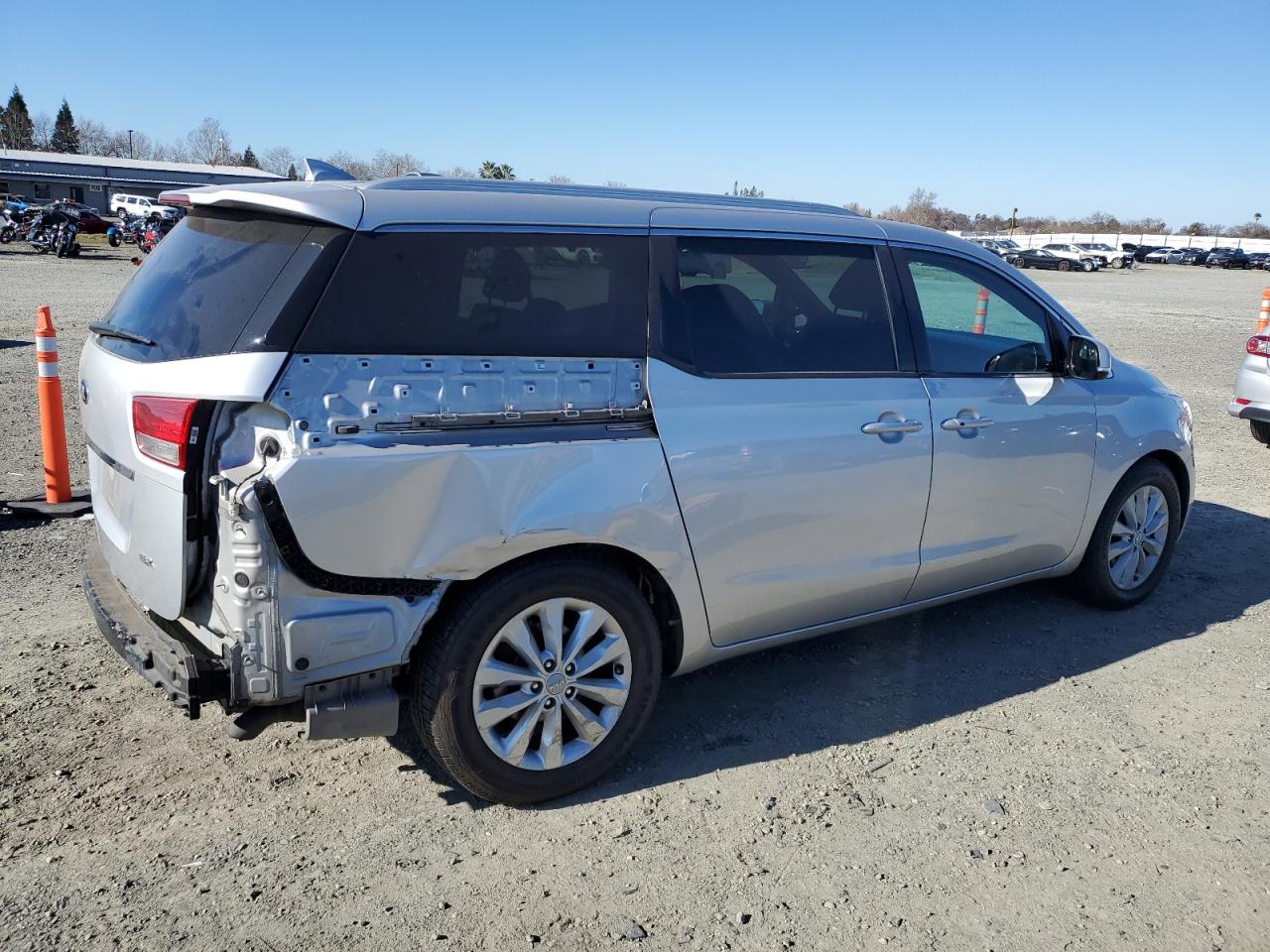 2018 KIA Sedona VIN KNDMC5C18J6388054 Copart auction photo, rear end damage thumbnail 3