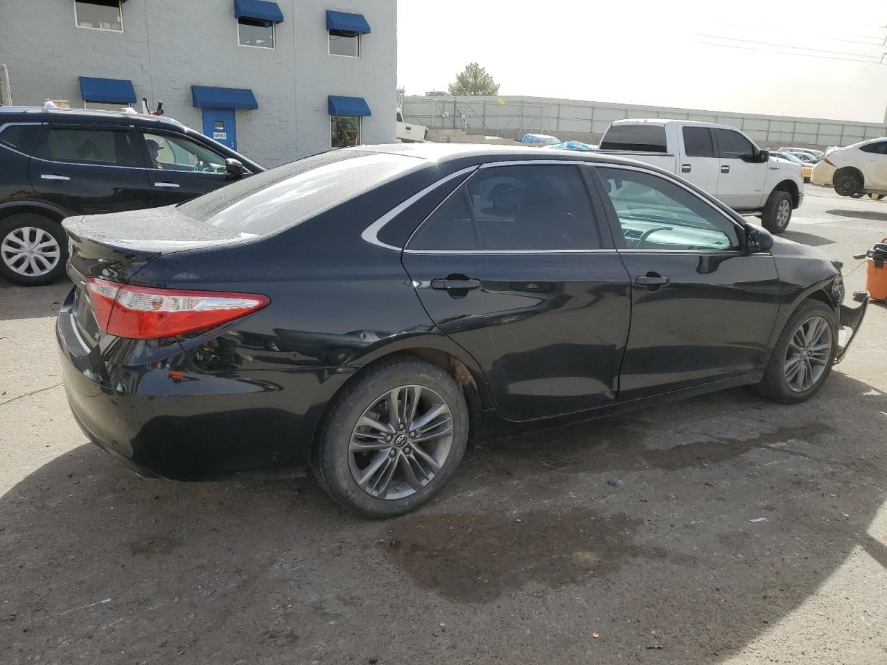 2016 Toyota Camry VIN 4T1BF1FK5GU261807 Copart auction photo, front end damage thumbnail 3