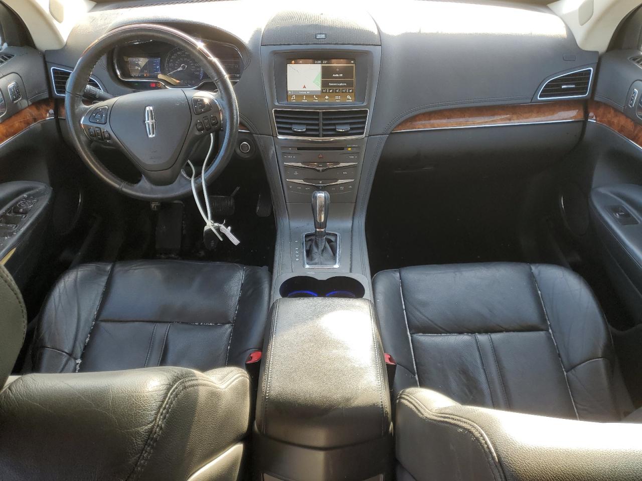 2018 Lincoln MKT VIN 2LMHJ5AT8JBL00035 Copart auction photo, minor dent/scratches damage thumbnail 8