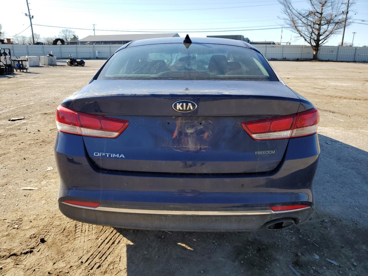 2018 KIA Optima VIN 5XXGT4L35JG263720 Copart auction photo, front end / side damage thumbnail 6