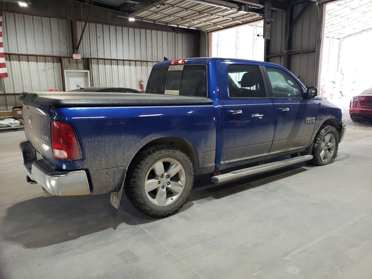 2016 RAM 1500 VIN 1C6RR7LM2GS114639 Copart auction photo, front end / minor dent/scratches damage thumbnail 3
