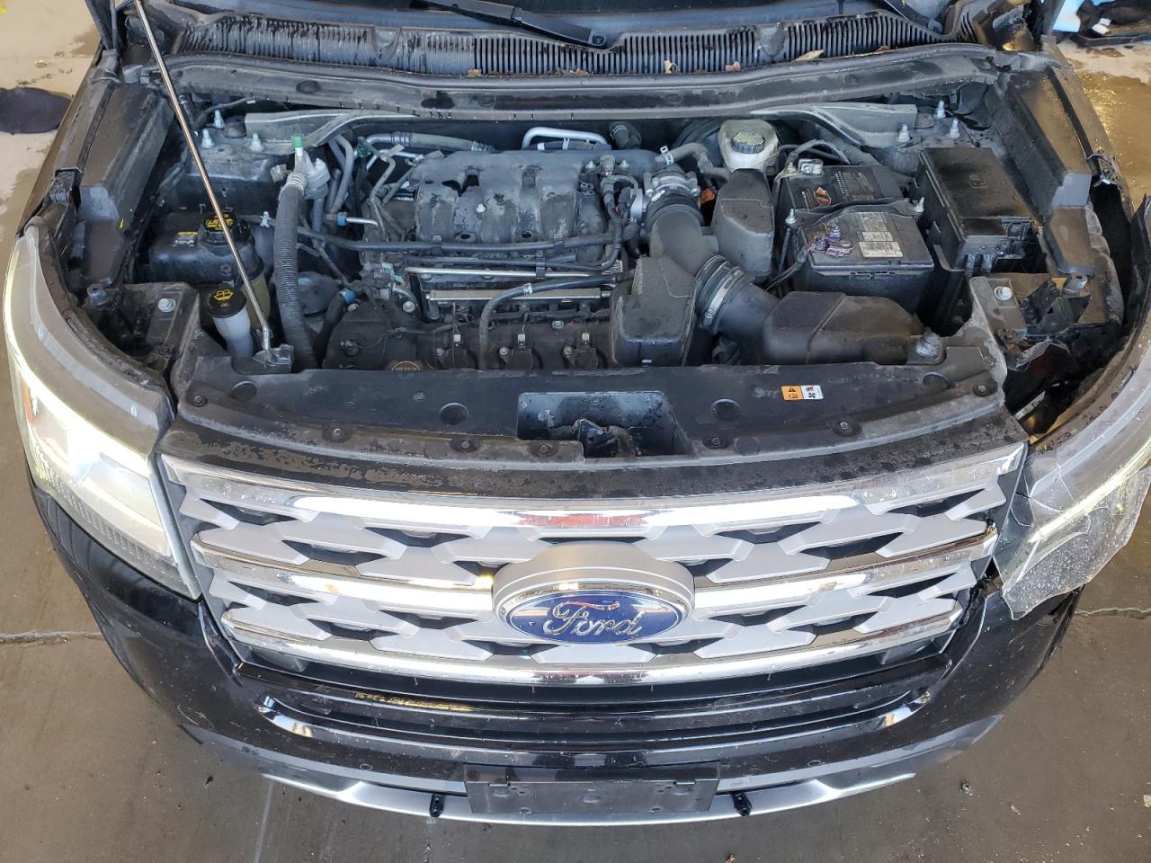 2018 Ford Explorer VIN 1FM5K8D85JGA97764 Copart auction photo, side / front end damage thumbnail 11