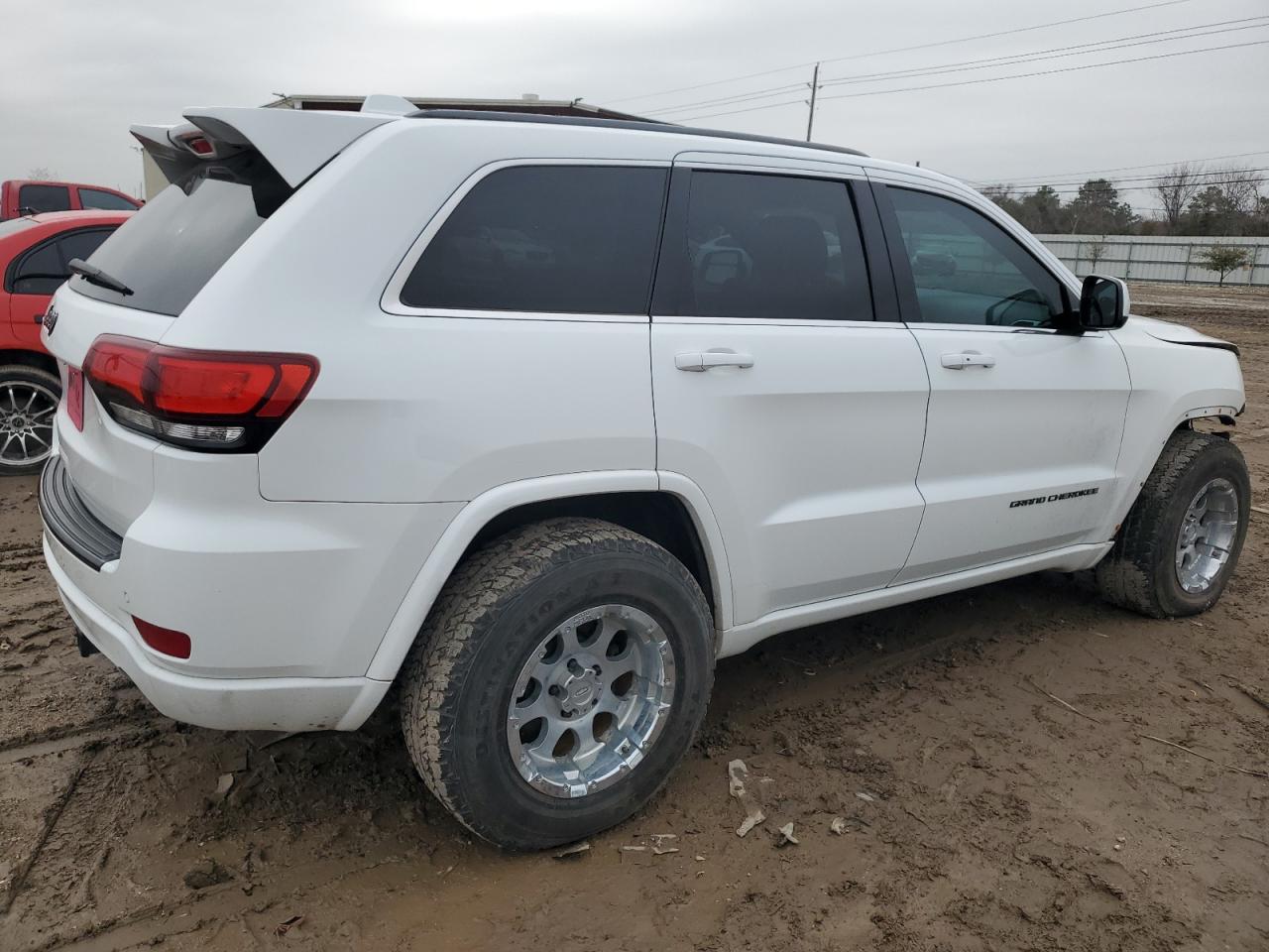 2015 Jeep Grand Cherokee VIN 1C4RJFAG1FC103082 Copart auction photo, front end / minor dent/scratches damage thumbnail 3