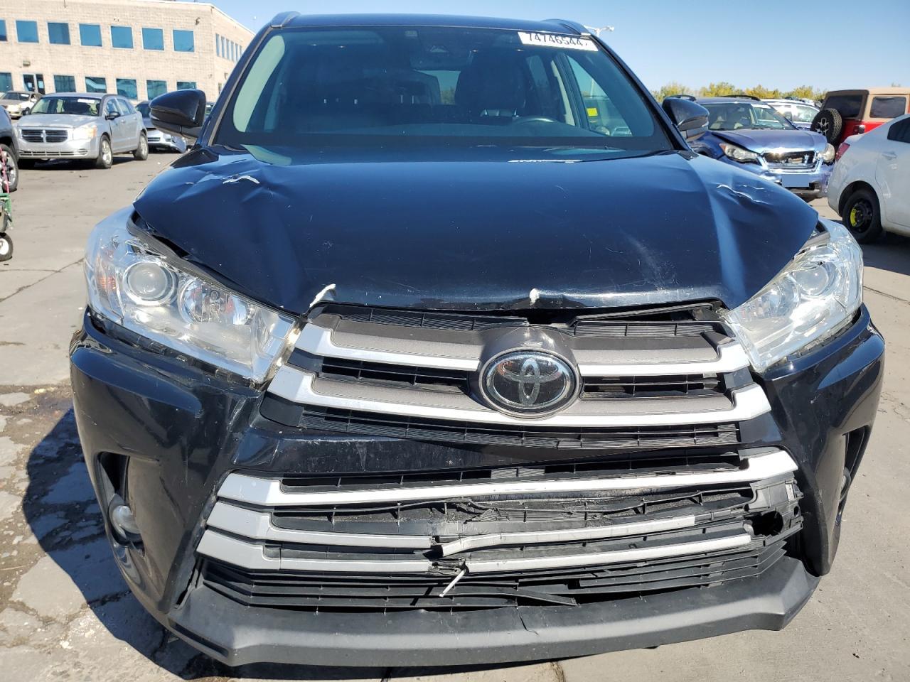 2017 Toyota Highlander VIN 5TDJZRFH8HS357642 Copart auction photo, rear end / front end damage thumbnail 5