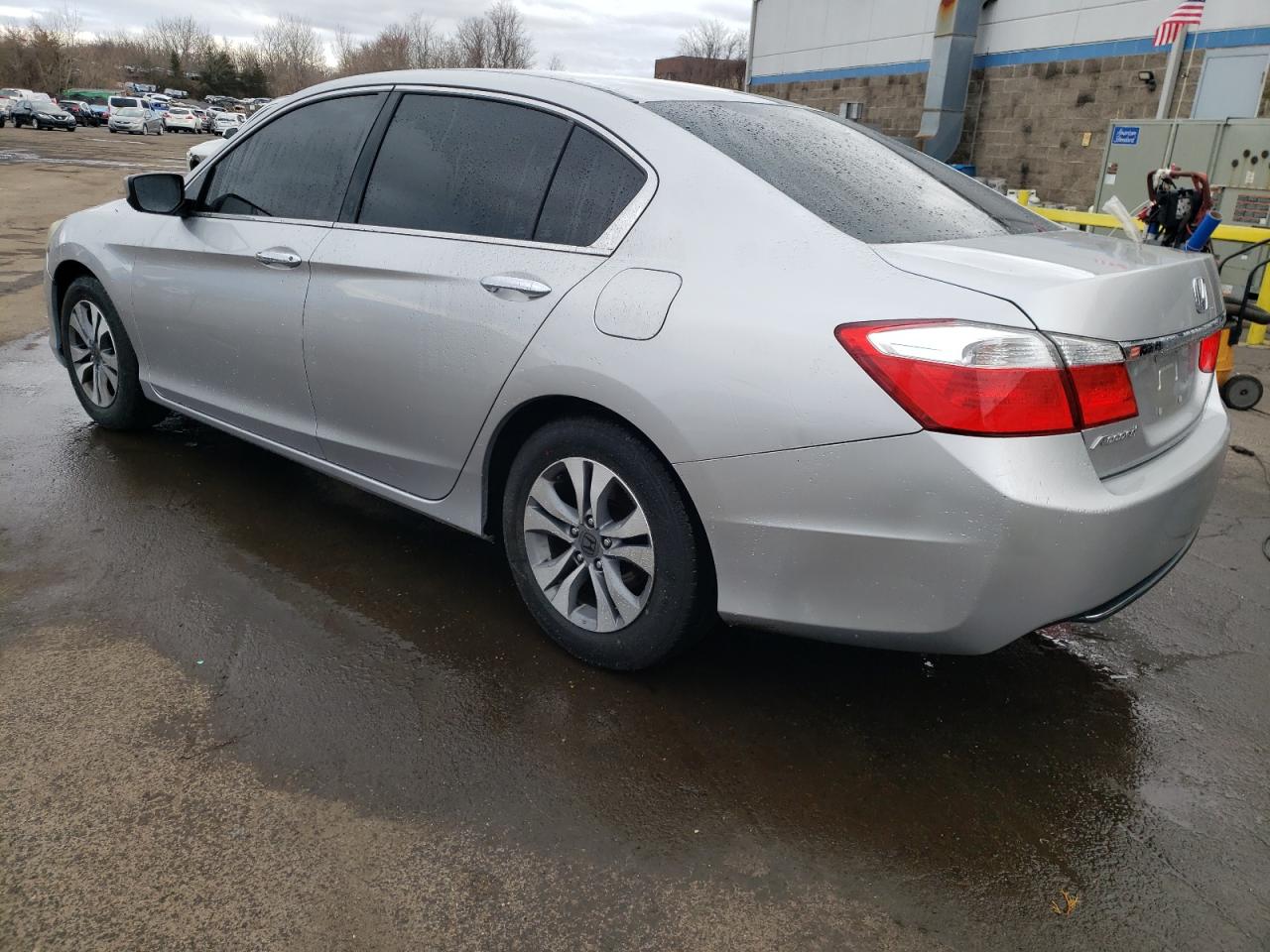 2015 Honda Accord VIN 1HGCR2F38FA155111 Copart auction photo, front end / minor dent/scratches damage thumbnail 2