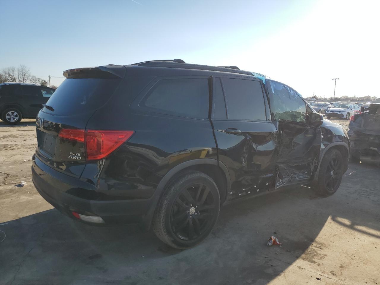 2018 Honda Pilot VIN 5FNYF6H04JB064828 Copart auction photo, all over damage thumbnail 3