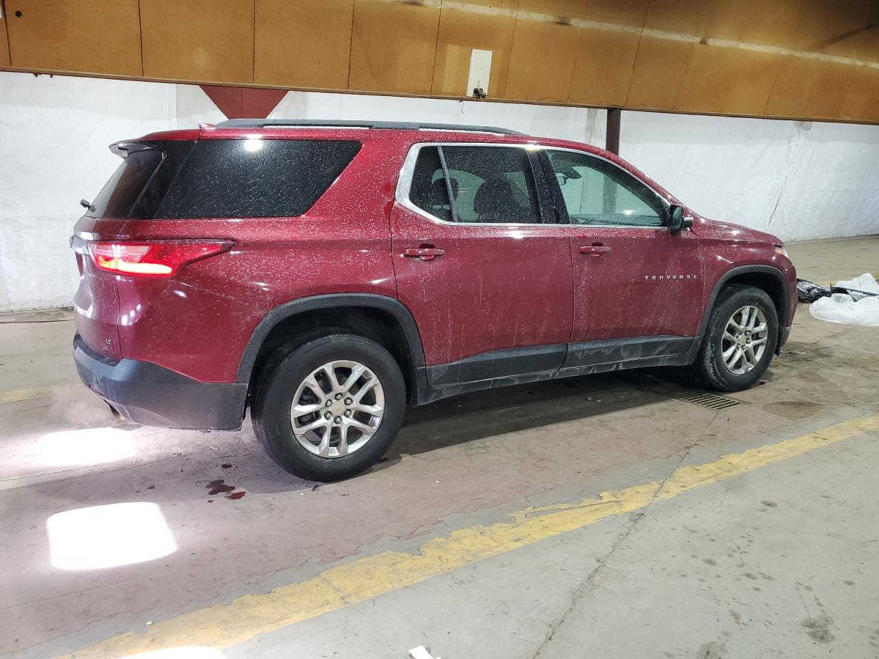2020 Chevrolet Traverse VIN 1GNEVGKW1LJ281040 Copart auction photo, side / minor dent/scratches damage thumbnail 3