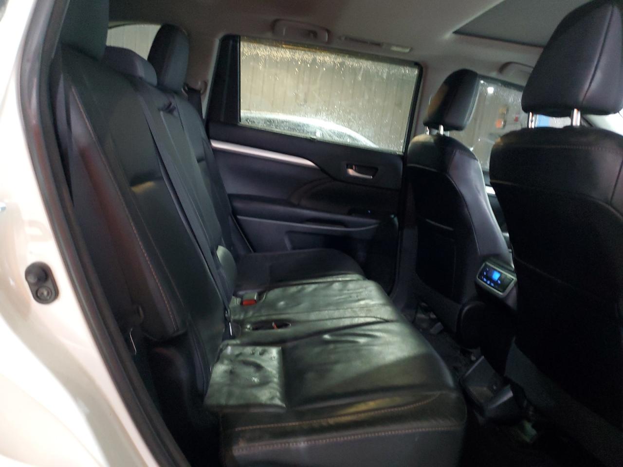 2016 Toyota Highlander VIN 5TDJKRFH4GS258903 Copart auction photo, side / minor dent/scratches damage thumbnail 11
