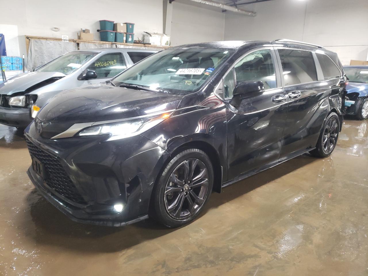 2022 Toyota Sienna VIN 5TDXRKEC5NS132033