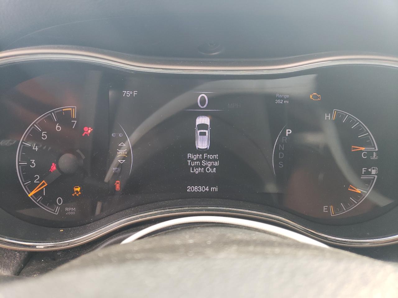 2015 Jeep Grand Cherokee VIN 1C4RJFAGXFC206680 Copart auction photo, front end / minor dent/scratches damage thumbnail 9