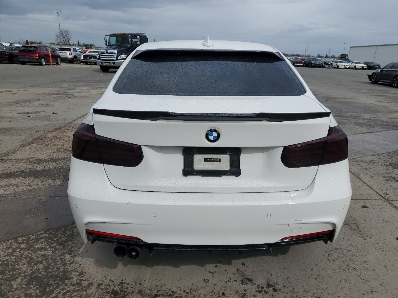 2013 BMW 3er VIN WBA3C1C5XDF440003 Copart auction photo, front end damage thumbnail 6