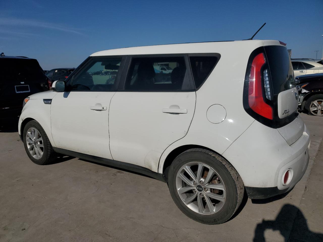 2019 KIA Soul VIN KNDJP3A50K7669276 Copart auction photo, normal wear damage thumbnail 2