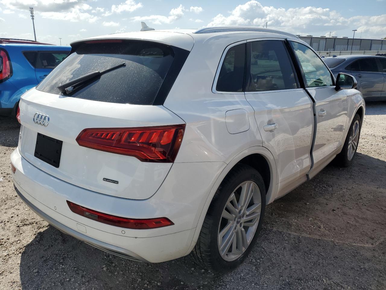 2019 Audi Q5 VIN WA1BNAFY0K2022563 Copart auction photo, water/flood / minor dent/scratches damage thumbnail 3