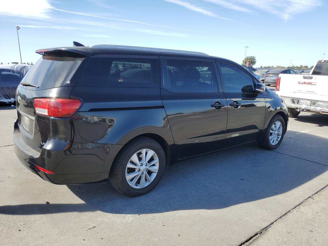 2015 KIA Sedona VIN KNDMB5C15F6058978 Copart auction photo, minor dent/scratches damage thumbnail 3