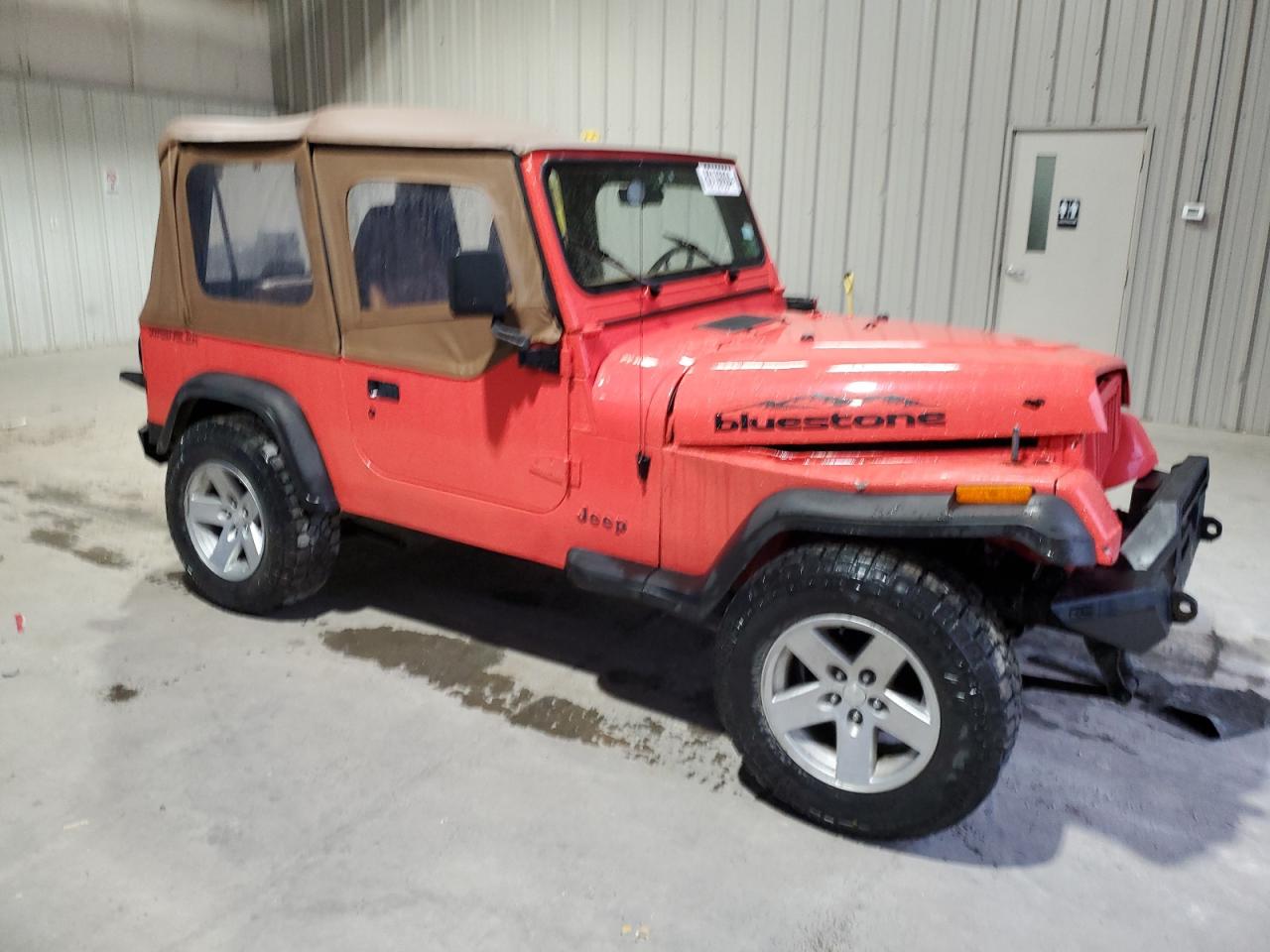 1995 Jeep Wrangler VIN 1J4FY29S5SP230155 Copart auction photo, front end damage thumbnail 4