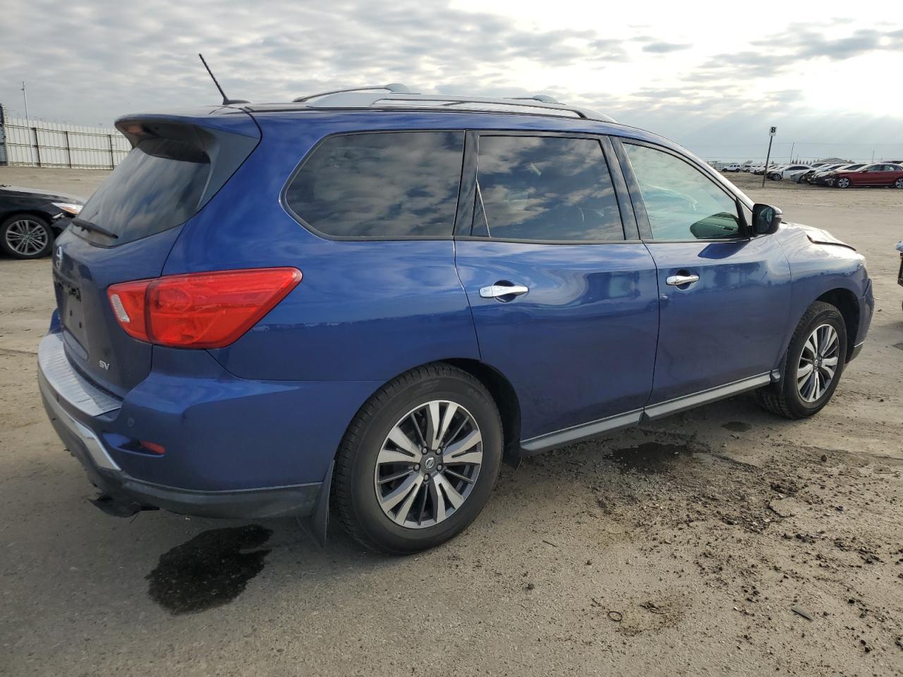 2017 Nissan Pathfinder VIN 5N1DR2MN7HC907178 Copart auction photo, front end damage thumbnail 3