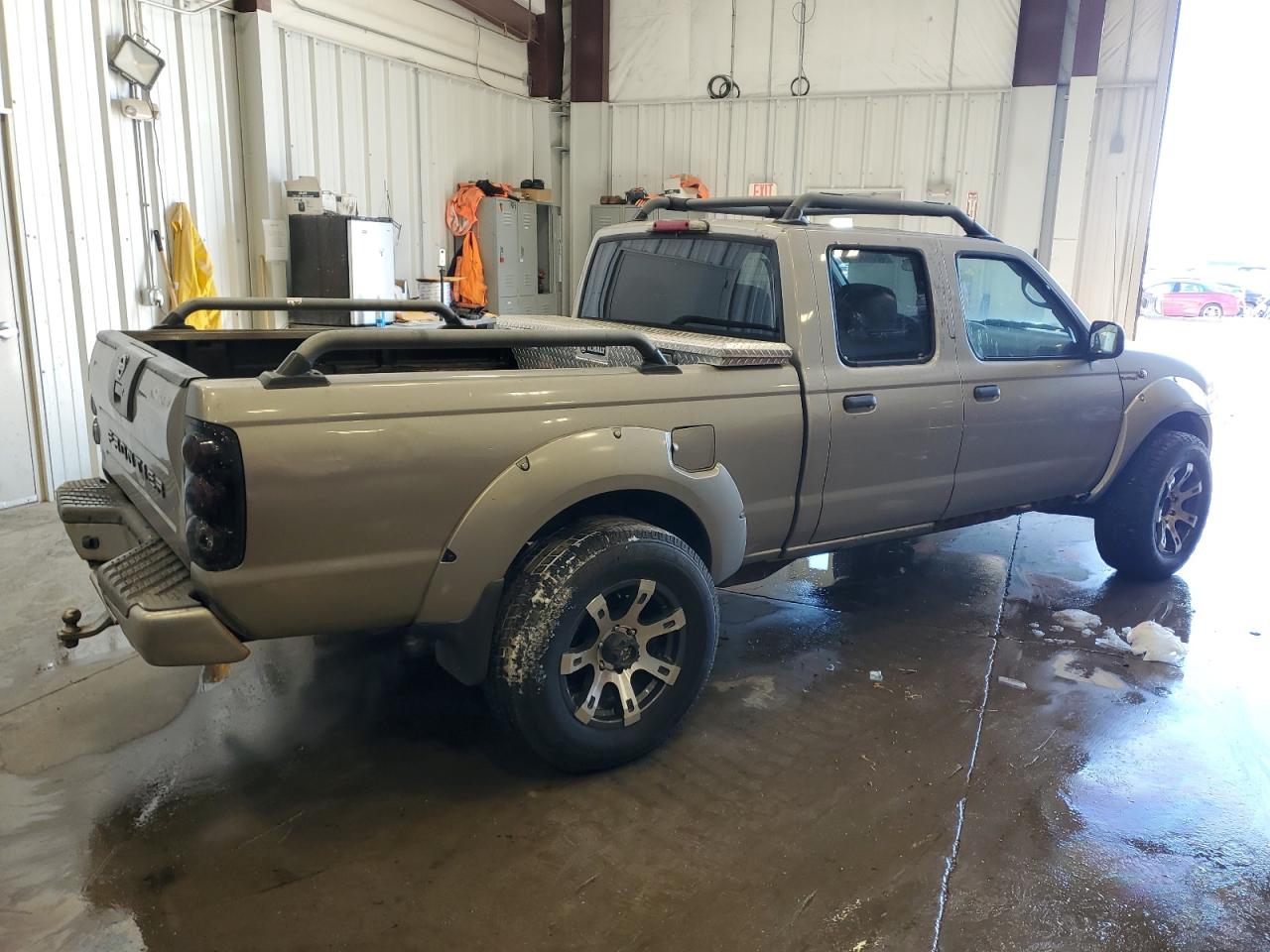 2002 Nissan Navara (Frontier) VIN 1N6MD29Y62C374122 Copart auction photo, minor dent/scratches damage thumbnail 3