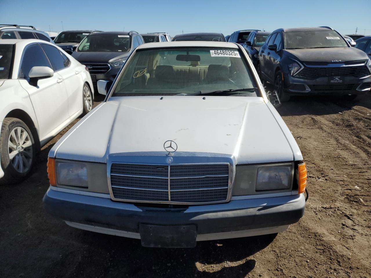 1992 Mercedes-Benz 190 (W201) VIN WDBDA29D7NF950147 Copart auction photo, side damage thumbnail 5
