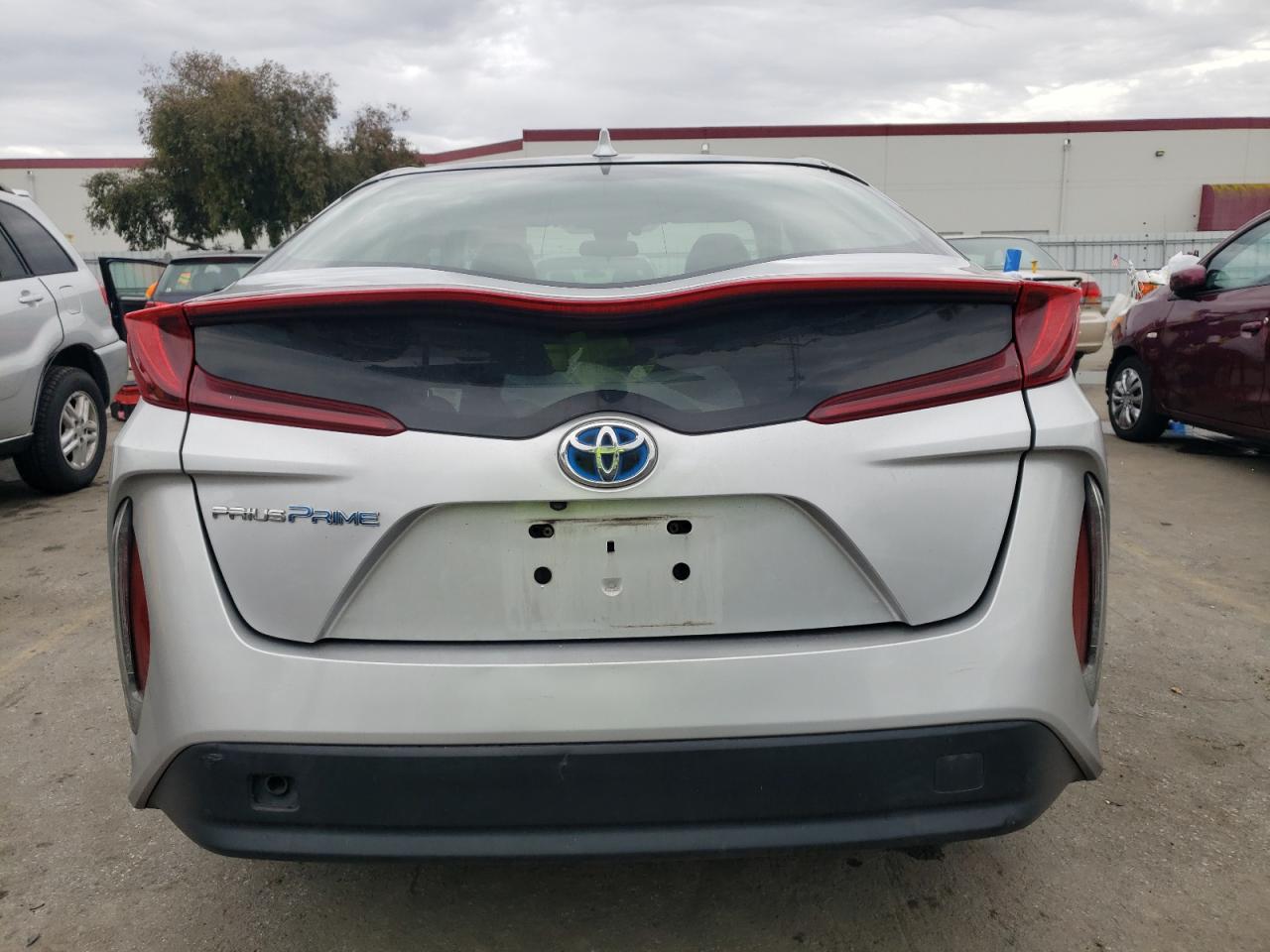 2017 Toyota Prius VIN JTDKARFP2H3041318 Copart auction photo, front end damage thumbnail 6