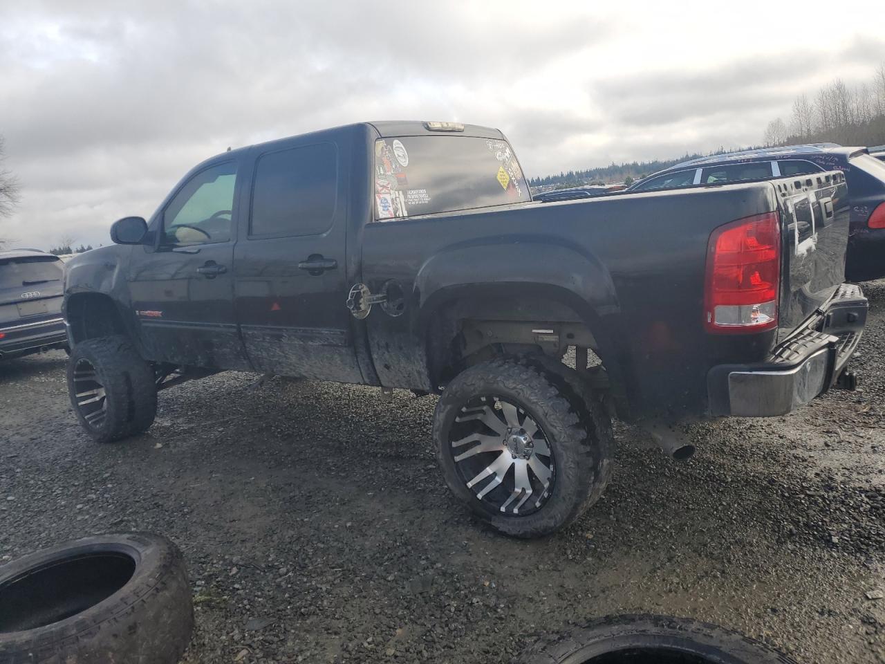 2007 GMC Sierra VIN 2GTFK13Y271559799 Copart auction photo, front end / side damage thumbnail 2