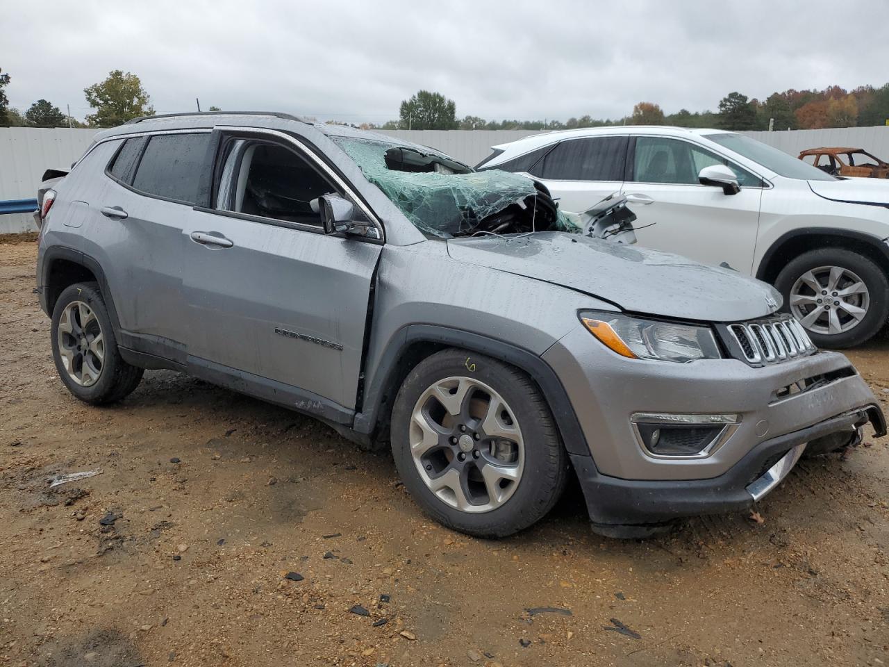 2020 Jeep Compass VIN 3C4NJCCB5LT187258 Copart auction photo, all over damage thumbnail 4