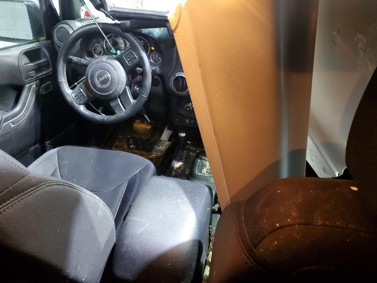 2016 Jeep Wrangler VIN 1C4BJWDG9GL186484 Copart auction photo, top/roof / front end damage thumbnail 8