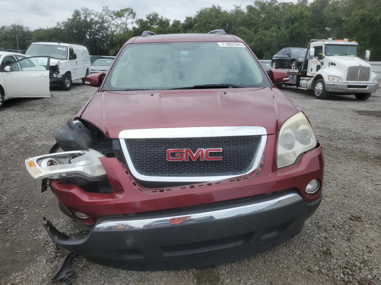 2010 GMC Acadia VIN 1GKLRMED1AJ172950 Copart auction photo, front end damage thumbnail 5