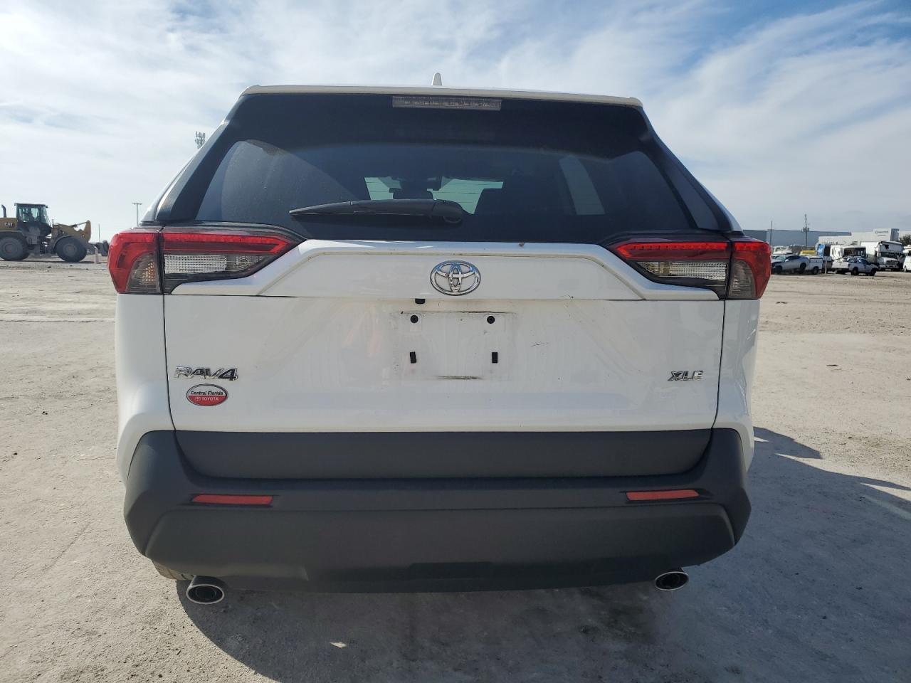 2022 Toyota RAV 4 VIN 2T3W1RFV9NC175947 Copart auction photo, front end damage thumbnail 6