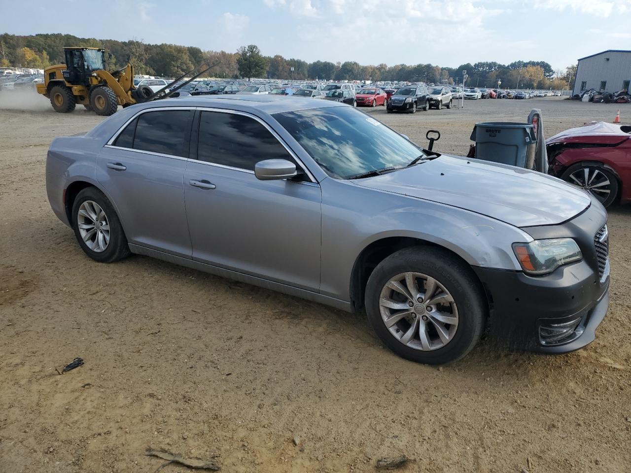 2016 Chrysler 300 VIN 2C3CCAAGXGH243685 Copart auction photo, front end / minor dent/scratches damage thumbnail 4