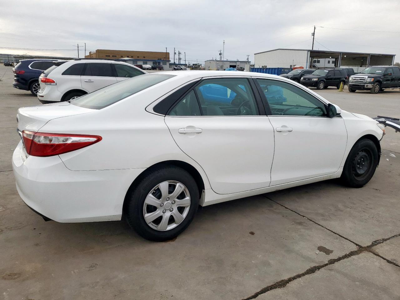 2015 Toyota Camry VIN 4T4BF1FK1FR473382 Copart auction photo, front end / side damage thumbnail 3