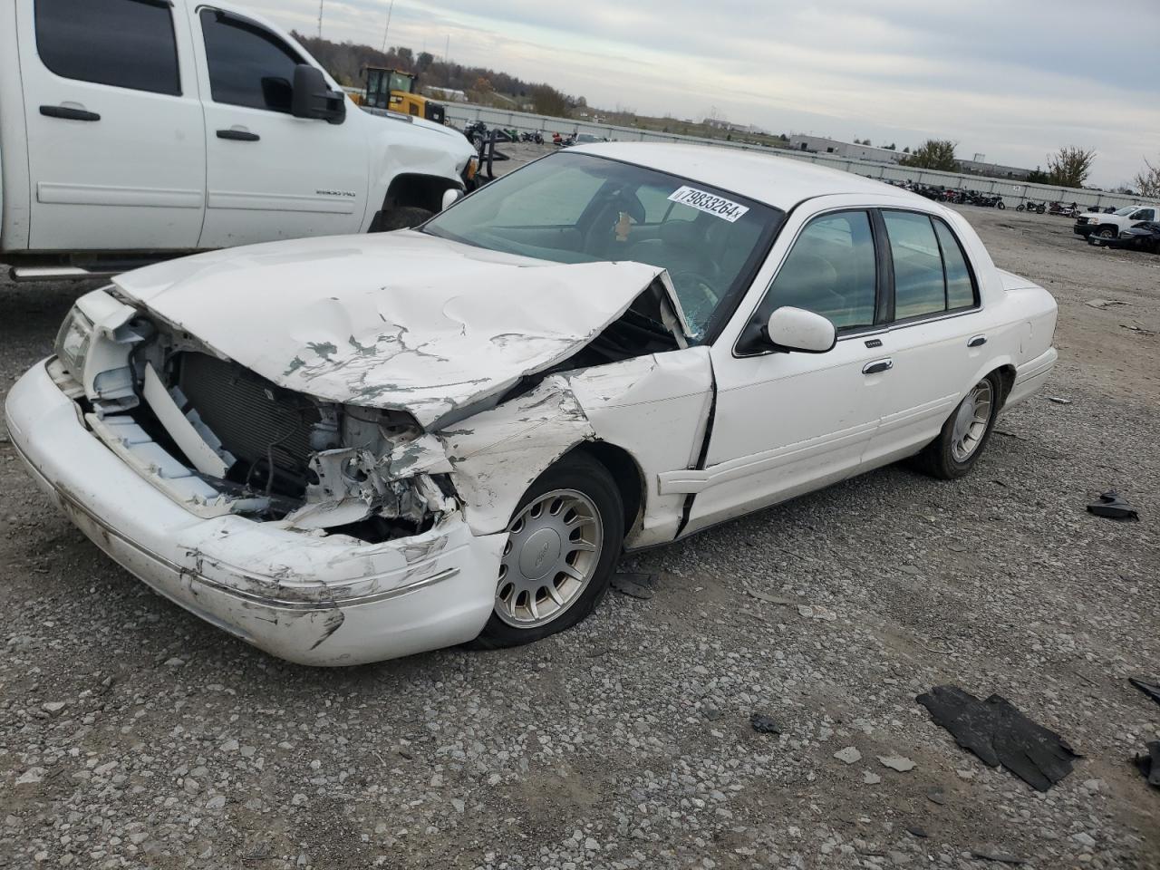2000 Ford Crown Victoria VIN 2FAFP74W4YX120352