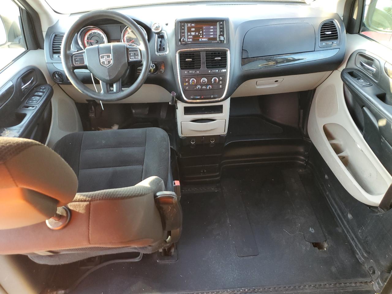 2019 Dodge Caravan VIN 2C7WDGBG5KR728443 Copart auction photo, minor dent/scratches damage thumbnail 8