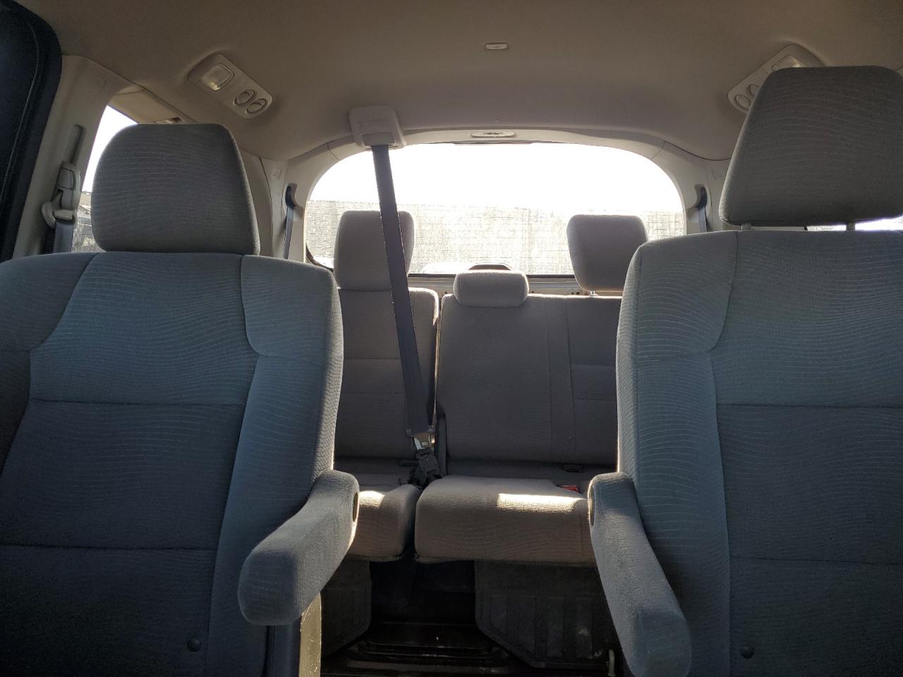 2011 Honda Odyssey VIN 5FNRL5H20BB014387 Copart auction photo, rear end / minor dent/scratches damage thumbnail 10