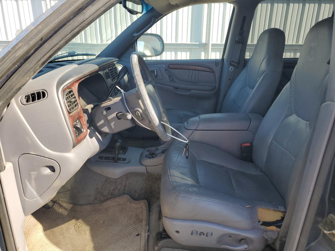 2000 Dodge Durango VIN 1B4HS28Z5YF187169 Copart auction photo, front end / minor dent/scratches damage thumbnail 7