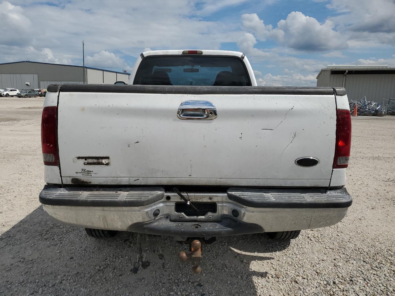 2002 Ford F350 VIN 1FTSF31L42EA65313 Copart auction photo, all over damage thumbnail 6