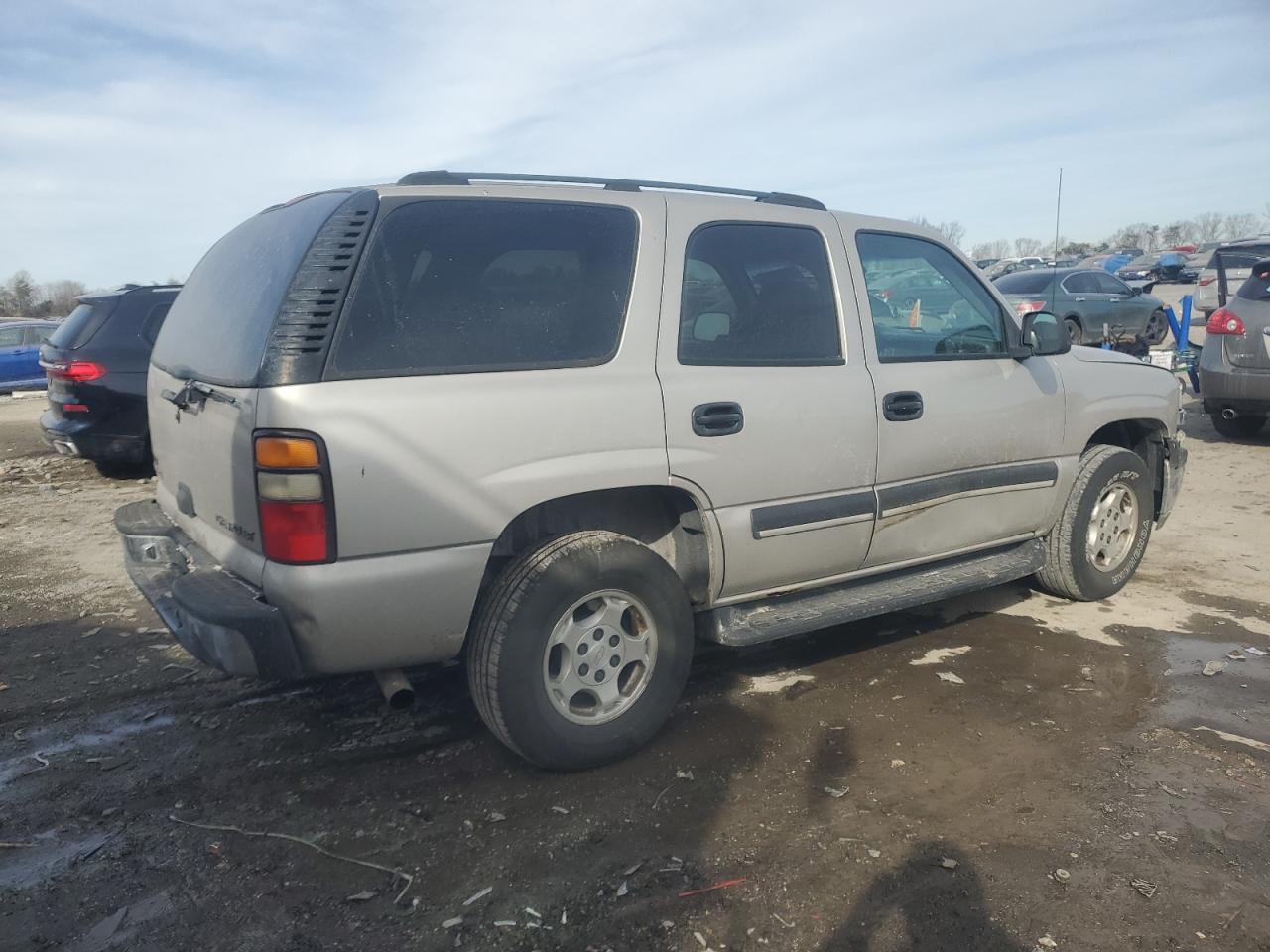 2004 Chevrolet Tahoe VIN 1GNEK13Z54R108929 Copart auction photo, front end / minor dent/scratches damage thumbnail 3